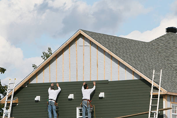 Professional Siding Contractor technician working in Laurelville, OH